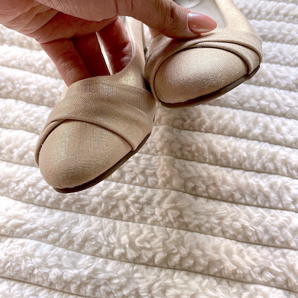 Kelly & Katie Gold Shimmer Wedge Heels | Size 8.5M | Elegant & Comfortable - Picture 3 of 8